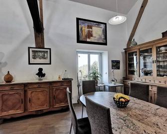 Escapade Romantique dans Ferme Restaurée avec Spa et Jardin à Yssingeaux - FR-1-582-500 - Yssingeaux - Dining room