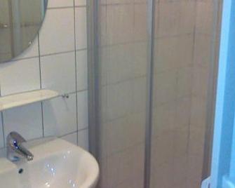 Gaestehaus Zum Moseltal - Ellenz-Poltersdorf - Bagno