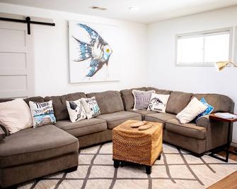 Open Water Retreat - Mabank - Living room
