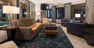 Best Western Toledo South Maumee - Maumee - Area lounge