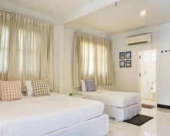 Yanui Beach Hideaway - Phuket City - Bedroom