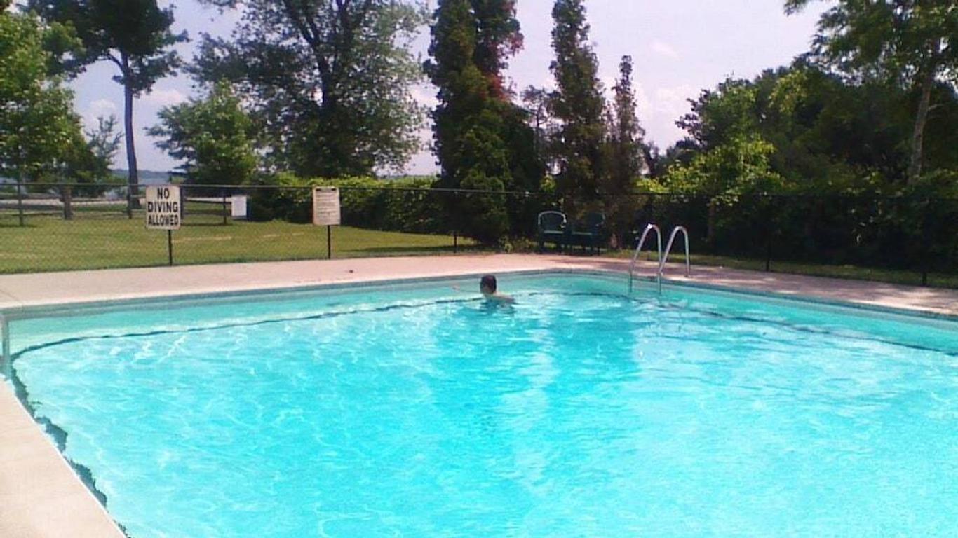 Riverside Park Motel and Campground