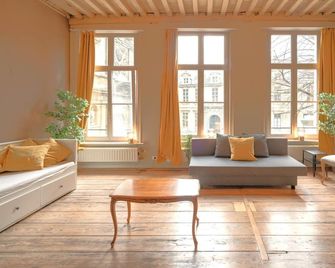 Spacious Duplex in Antwerp Old Town - Antwerp - Living room