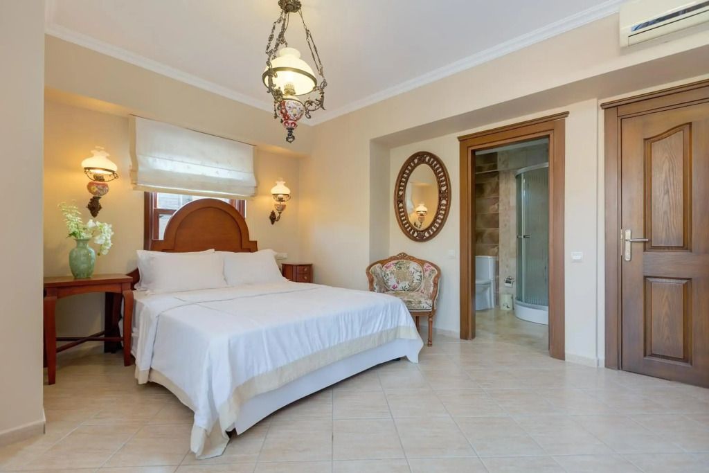 لونا بيجونفيل تاس إفلر