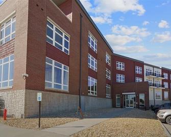 Fantasy Field Condo #217 - Dyersville - Edificio