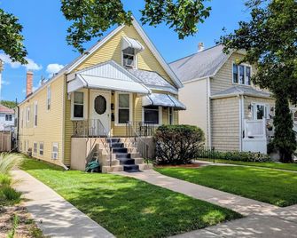 The Avondale Lower Level - Chicago - Building