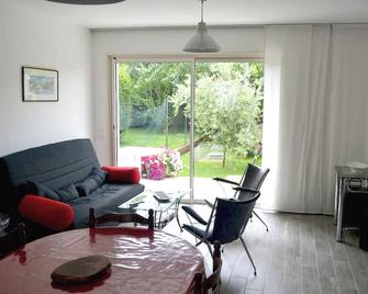 Maison charmante à Saint-Jouan-des-Guérets avec jardin clôturé - Saint-Jouan-des-Guérets - Salon