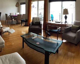 Waterfront condo, spectacular views - Greenbrae - Living room