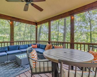 The Rosé Retreat: Pool-Screened Porch-Relax - Irvington - Balcony