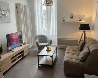 logement entier 33 m2 à Pau - Pau - Living room