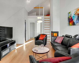 Cozy Apartment In Bogense With Sauna - Bogense - Living room
