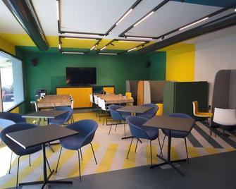 The Circle: The journey is an opportunity. The family is an inspiration - Rímini - Restaurante