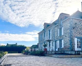 Welcome to Arsene Gardens - Tinténiac - Edificio