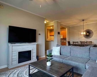Cozy condo in Villages of Five Points, Lewes - Lewes - Living room