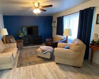 The Little Fish in Eufaula - Eufaula - Living room