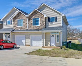 6 Mi To Pnc Music Pavilion Concord Townhome - Concord - Budynek