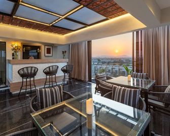 Blue Chip Stays - My Downtown Hotels - Dabok - Restaurant