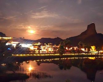 Rockin-River House, waterfront! - Parker Dam