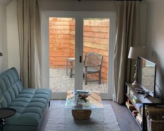 Cosy Luxury Cabin in the heart of the New Forest National Park - Brockenhurst - Living room