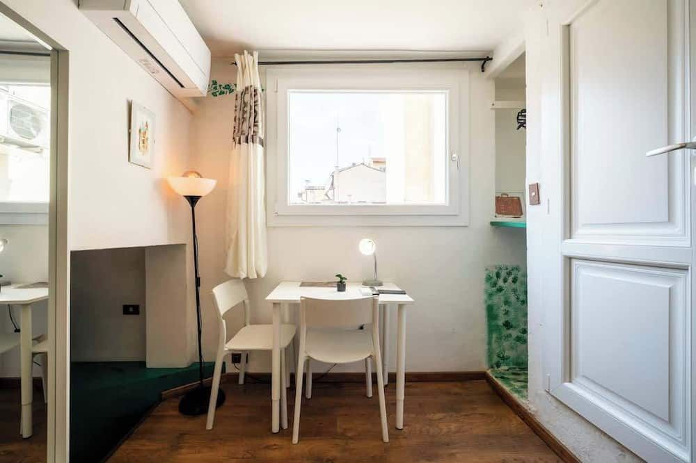 12 Duomo - Monolocale centrale e silenzioso - فلورنس - غرفة طعام