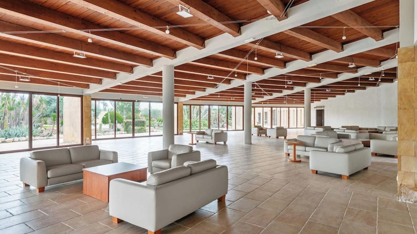 Voi Arenella Resort