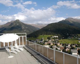 Davos Youth Hostel - Davos - Balkon