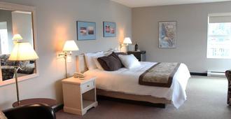 Quarterdeck Inn & Marina Resort - Port Hardy - Habitación