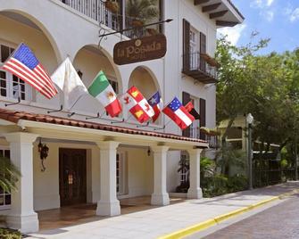 La Posada Hotel - Laredo - Edificio