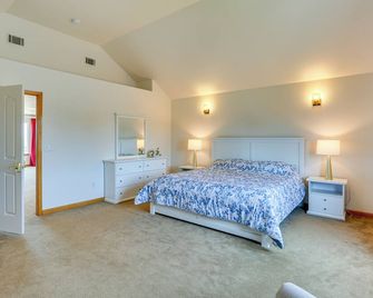 Seaside Eureka Vacation Rental With Bay - Eureka - Bedroom