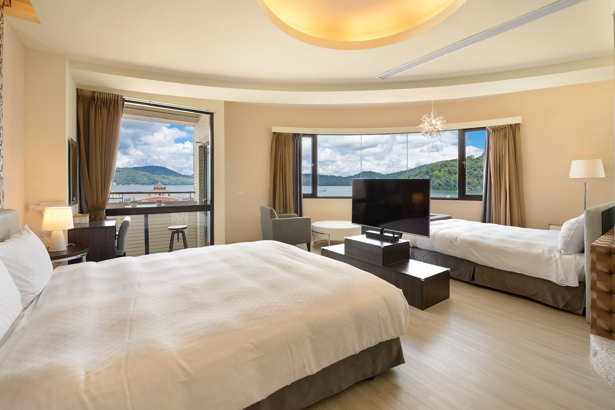 Hu Yue Lakeview Hotel - נאנטו סיטי