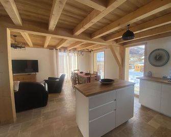 Chalet Yeti 8 Personnes À Saint Chaffrey Chantemerle / Location Vtt +++ - Saint-Chaffrey - Salon