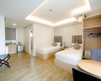 Regency Grand Suites - Manila - Bedroom