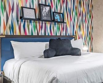 Signature Inn Houston Greenspoint - Spring - Ložnice