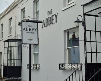 The Abbey - צ'לטנהאם - בניין