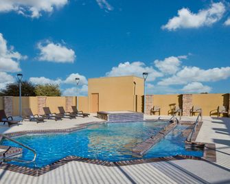 Fairfield Inn by Marriott Fort Stockton - Fort Stockton - Uima-allas