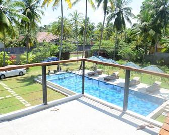 Mango Tree Villa Bentota - Induruwa - Bazén