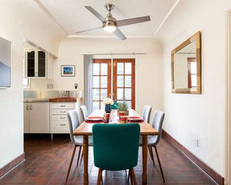 The Sea View Inn At The Beach - Manhattan Beach - Їдальня