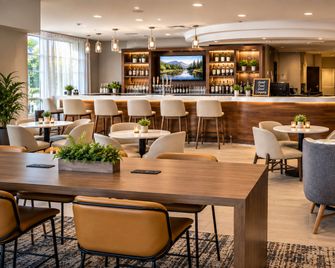 Holiday Inn Boise Airport By IHG - Boise - Building