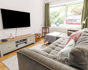 Mermaid Cottage - Portland - Living room