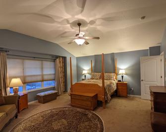 Cadet House- full house only 5 minutes from AFA! - US Air Force Academy - Bedroom
