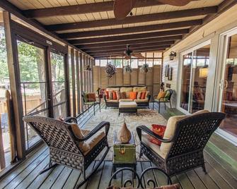 Water View Property, Pet Friendly, Golfing, Fishing, Marina, Swim, Park, Trails - Sardis - Patio