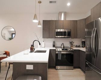 Unit 3 One BR With Queen Sofa and Bed - Washington D. C. - Cocina