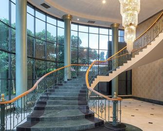 Artotel Suites Aquila - Bandung - Bandung - Tangga