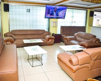 Louis Montfort Grand Resort - Mombasa - Mombasa - Lounge