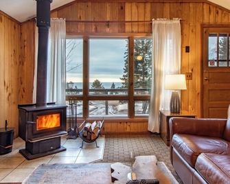 Cascade Lodge - Lutsen - Living room