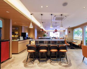 Lavande Hotel (Shenzhen Luohu Port Renmin South Metro Station Branch) - Shenzhen - Bar