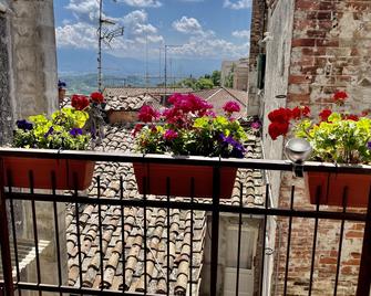 Hotel S. Ercolano - פרוג'ה - מרפסת