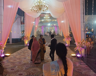 Lotus Portico Club & Resort - Lucknow - Lobby