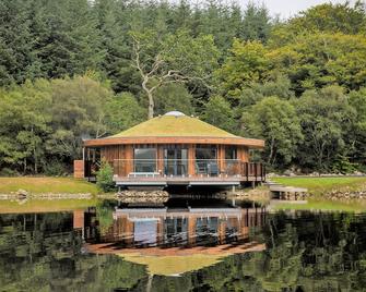 Loch side property with private hot tub and own Loch - Plockton - Building