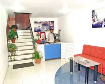 Hotel Kachnar - Pachmarhi - Front desk